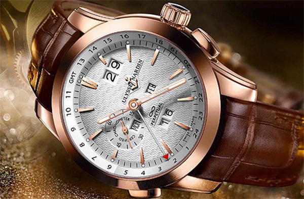 雅典机械表上发条的正确方法